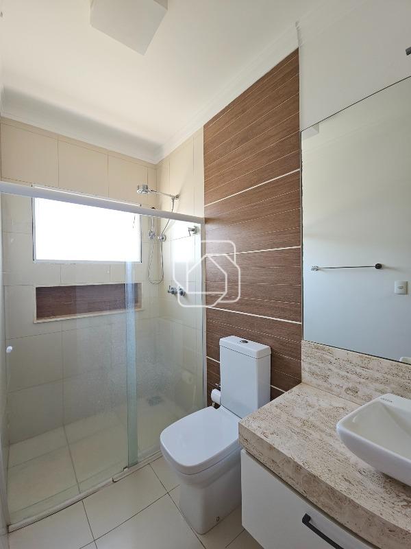Casa de Condomínio para aluguel em Indaiatuba - SP - Colinas do Mosteiro de Itaici: Banheiro