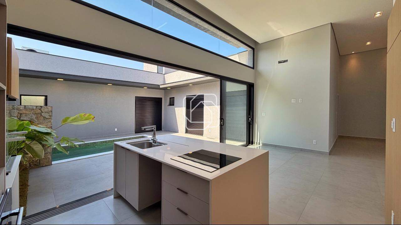 Casa de Condomínio à venda em Indaiatuba - SP - Residencial London Park: Cozinha integrada