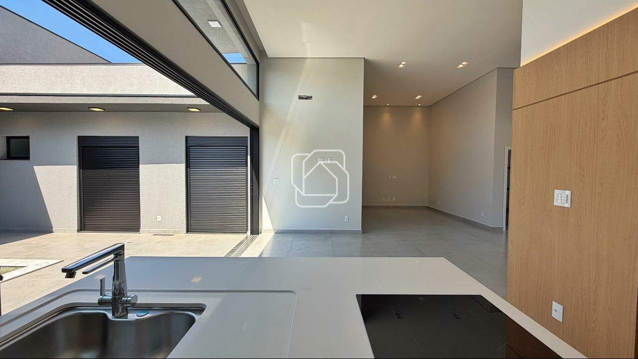 Casa de Condomínio à venda em Indaiatuba - SP - Residencial London Park: Cozinha integrada