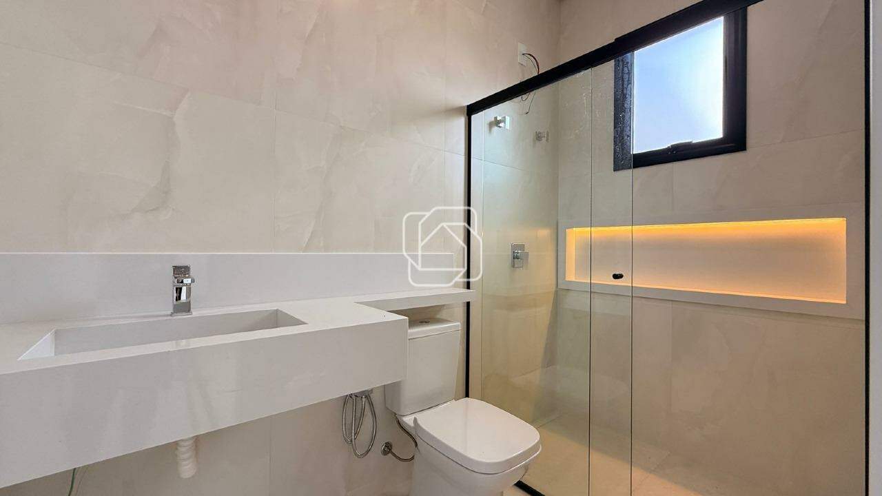 Casa de Condomínio à venda em Indaiatuba - SP - Jardim Residencial Dona Maria Cândida: Banheiro