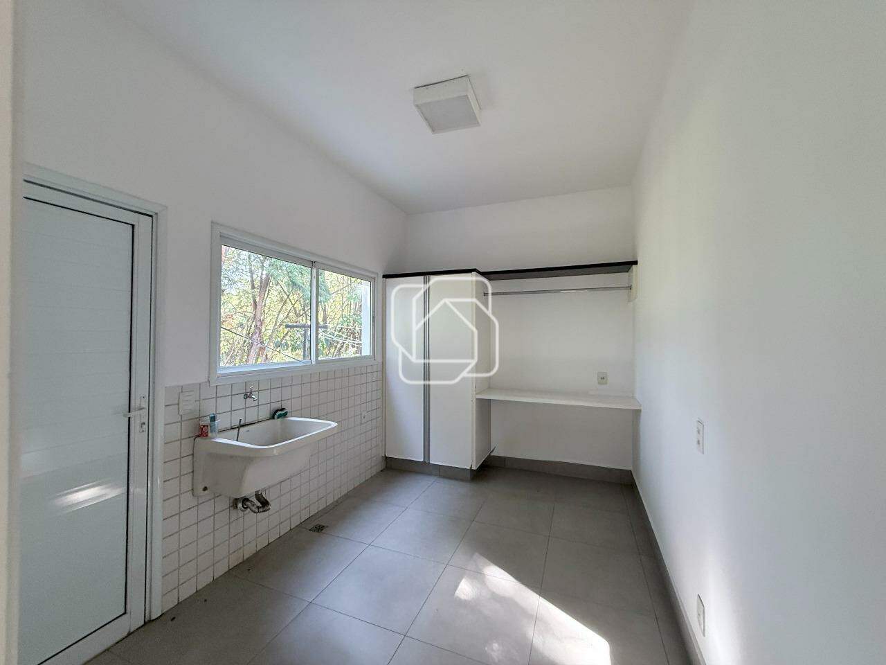 Casa de Condomínio à venda em Salto - SP - Haras Paineiras: Lavanderia