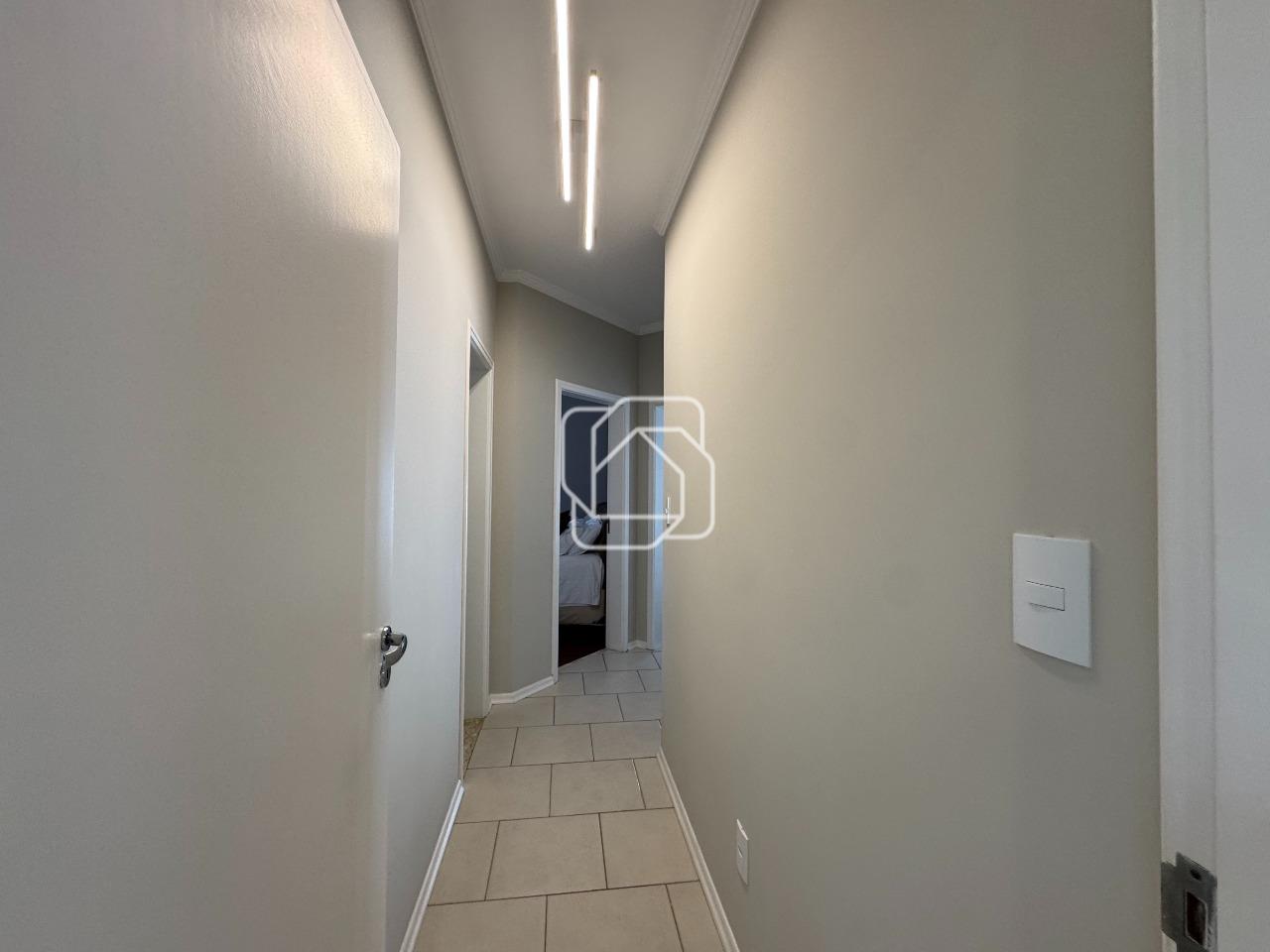 Casa de Condomínio para aluguel em Itu - SP - Portal da Vila Rica : Corredor