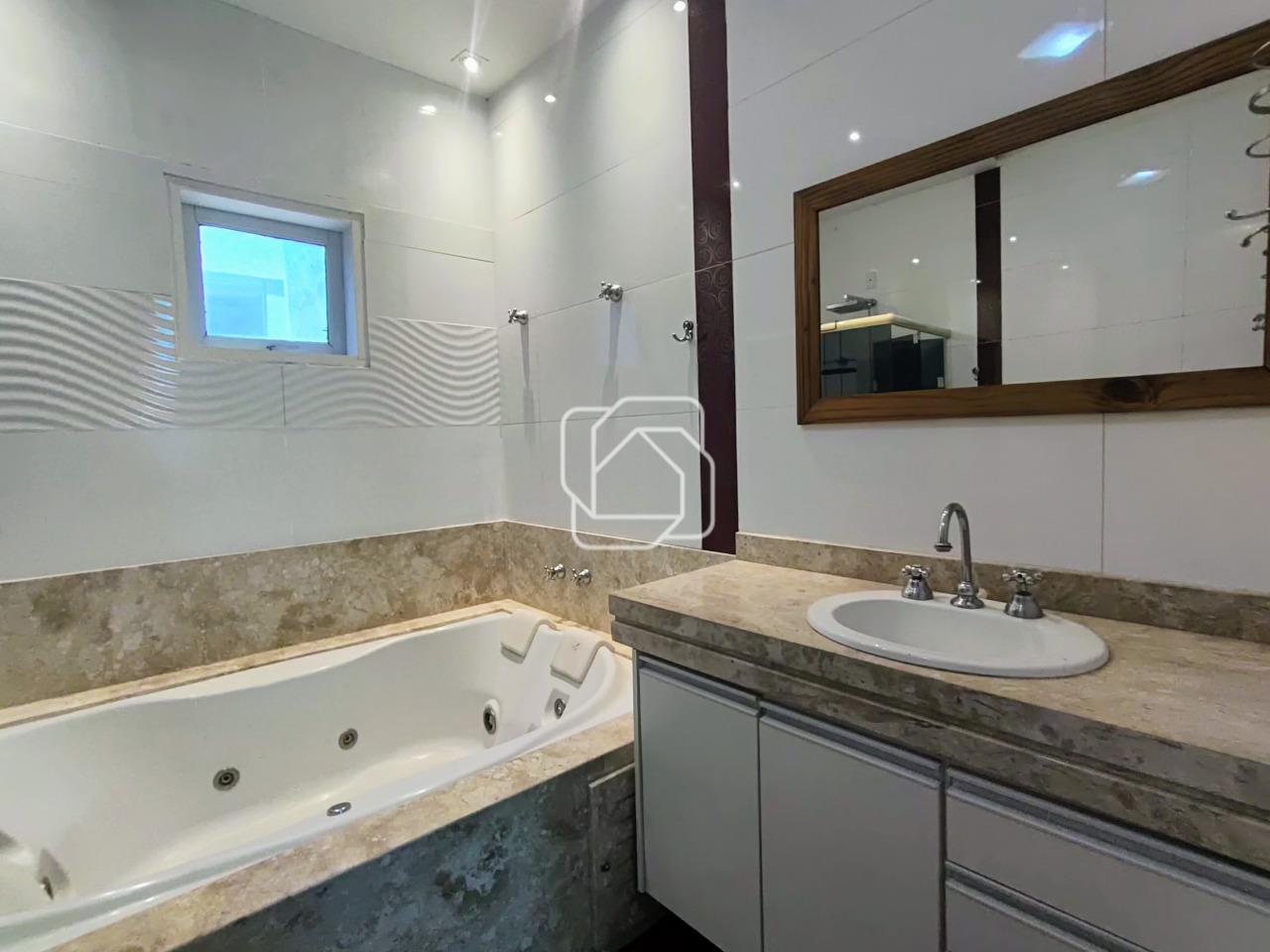 Casa de Condomínio à venda em Itu - SP - Condomínio Parque do Varvito: Banheiro da Suíte