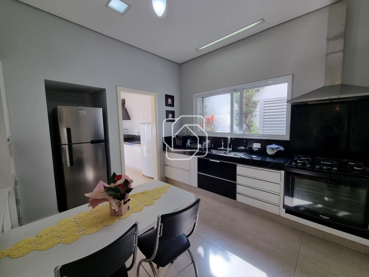 Casa de Condomínio à venda em Indaiatuba - SP - Residencial Beira da Mata: Cozinha