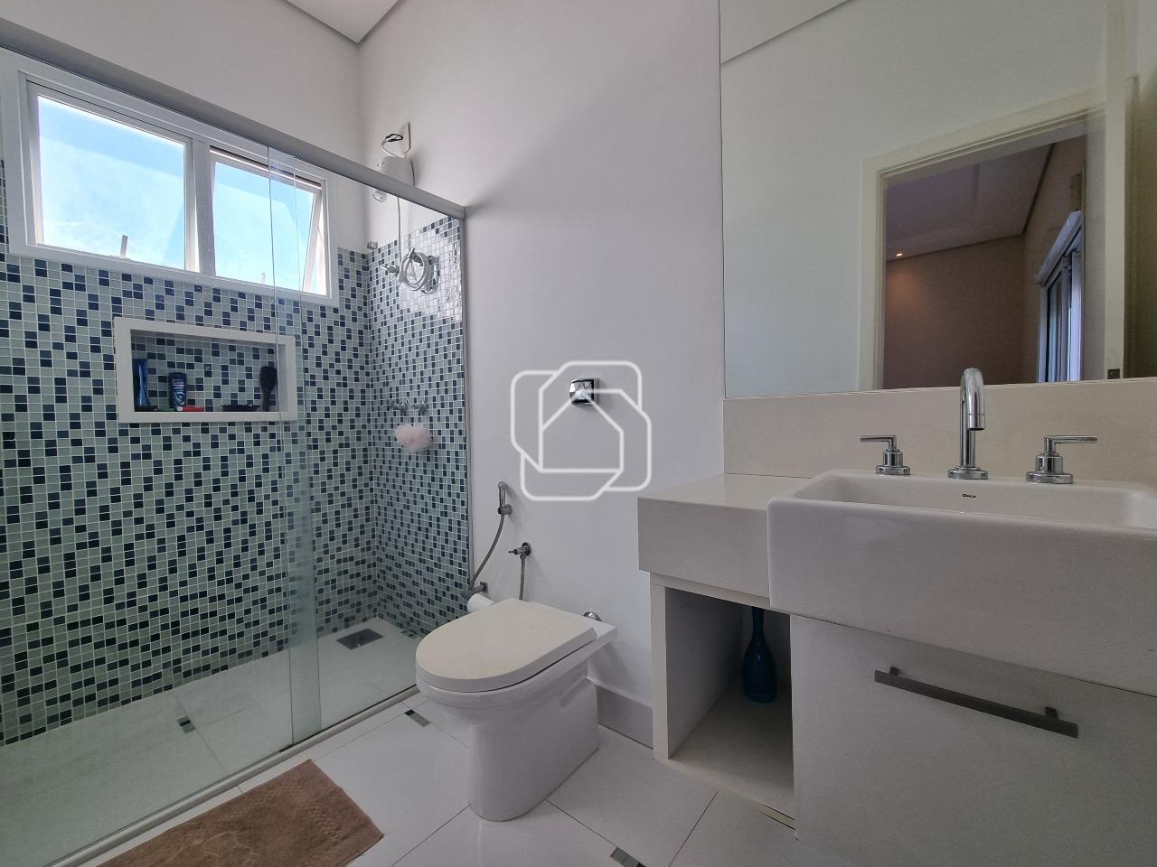 Casa de Condomínio à venda em Indaiatuba - SP - Residencial Beira da Mata: Banheiro