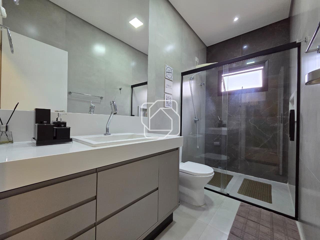 Casa de Condomínio à venda em Indaiatuba - SP - Jardim Residencial Dona Lucilla: Banheiro