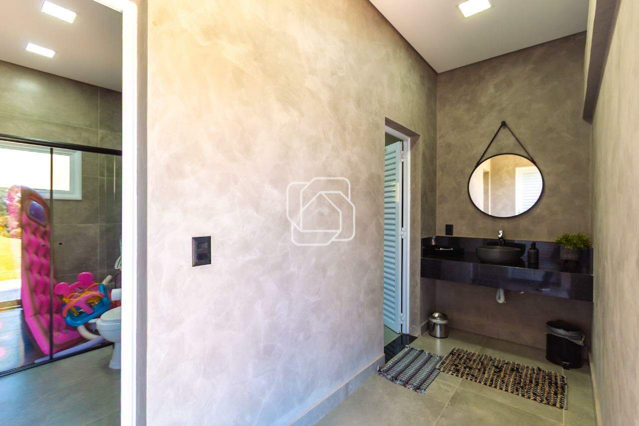 Casa de Condomínio à venda em Indaiatuba - SP - Recanto dos Pássaros: Banheiro Externo