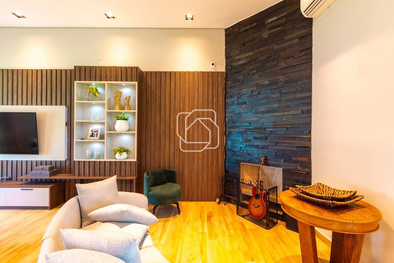 Casa de Condomínio à venda em Indaiatuba - SP - Recanto dos Pássaros: Sala de estar