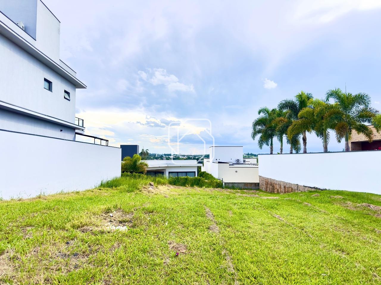 Terreno à venda em Itu - SP - Condomínio Villas do Golfe: 