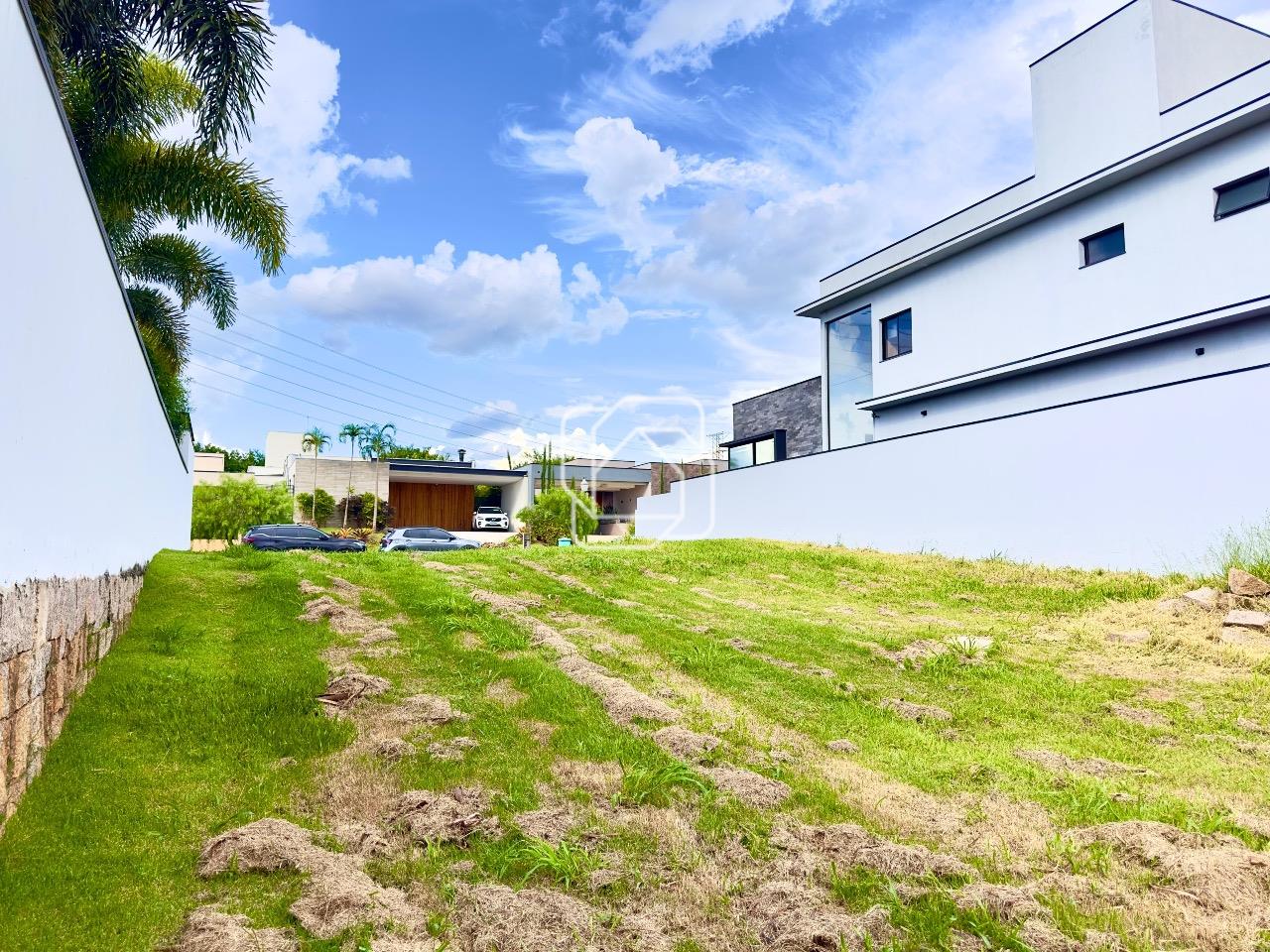 Terreno à venda em Itu - SP - Condomínio Villas do Golfe: 