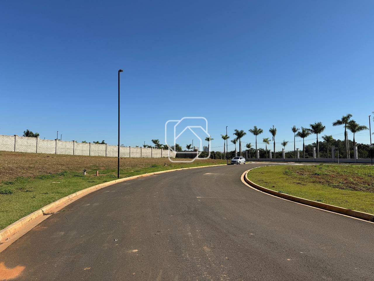 Terreno à venda em Indaiatuba - SP - Quinta do Lago: Rua do terreno