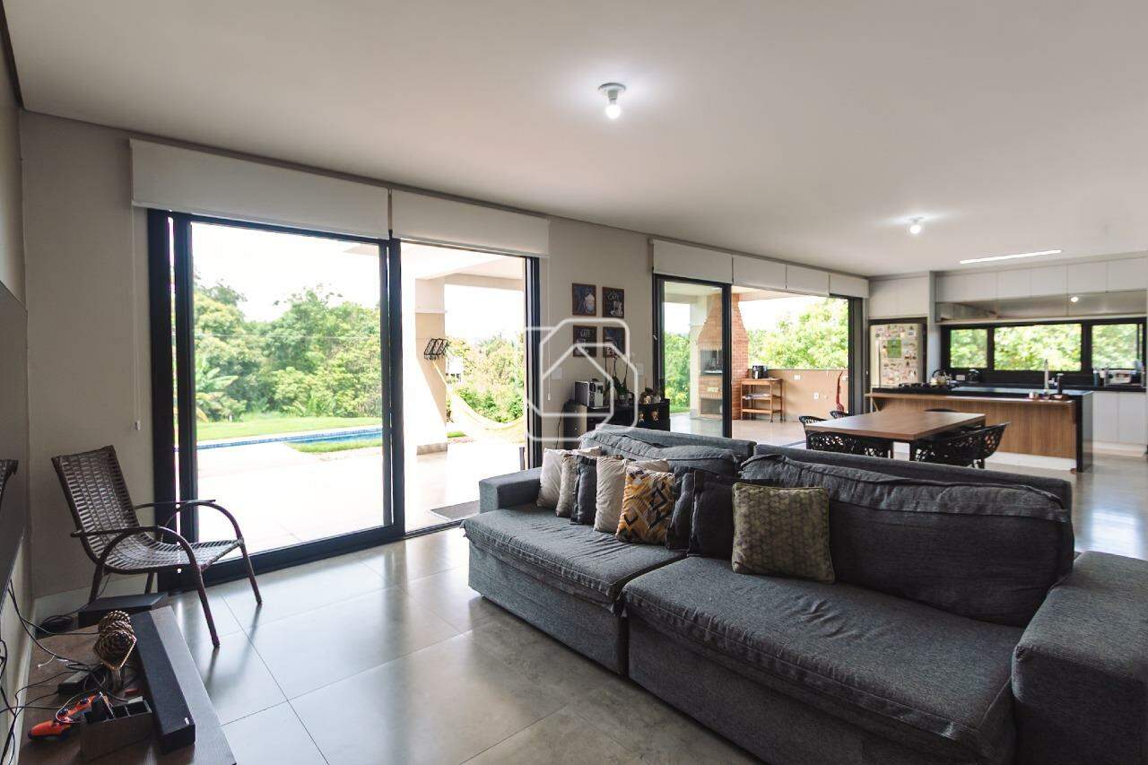 Casa de Condomínio à venda em Indaiatuba - SP - Vale das Laranjeiras: Sala de estar