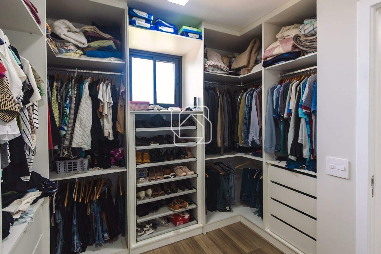 Casa de Condomínio à venda em Indaiatuba - SP - Vale das Laranjeiras: Closet