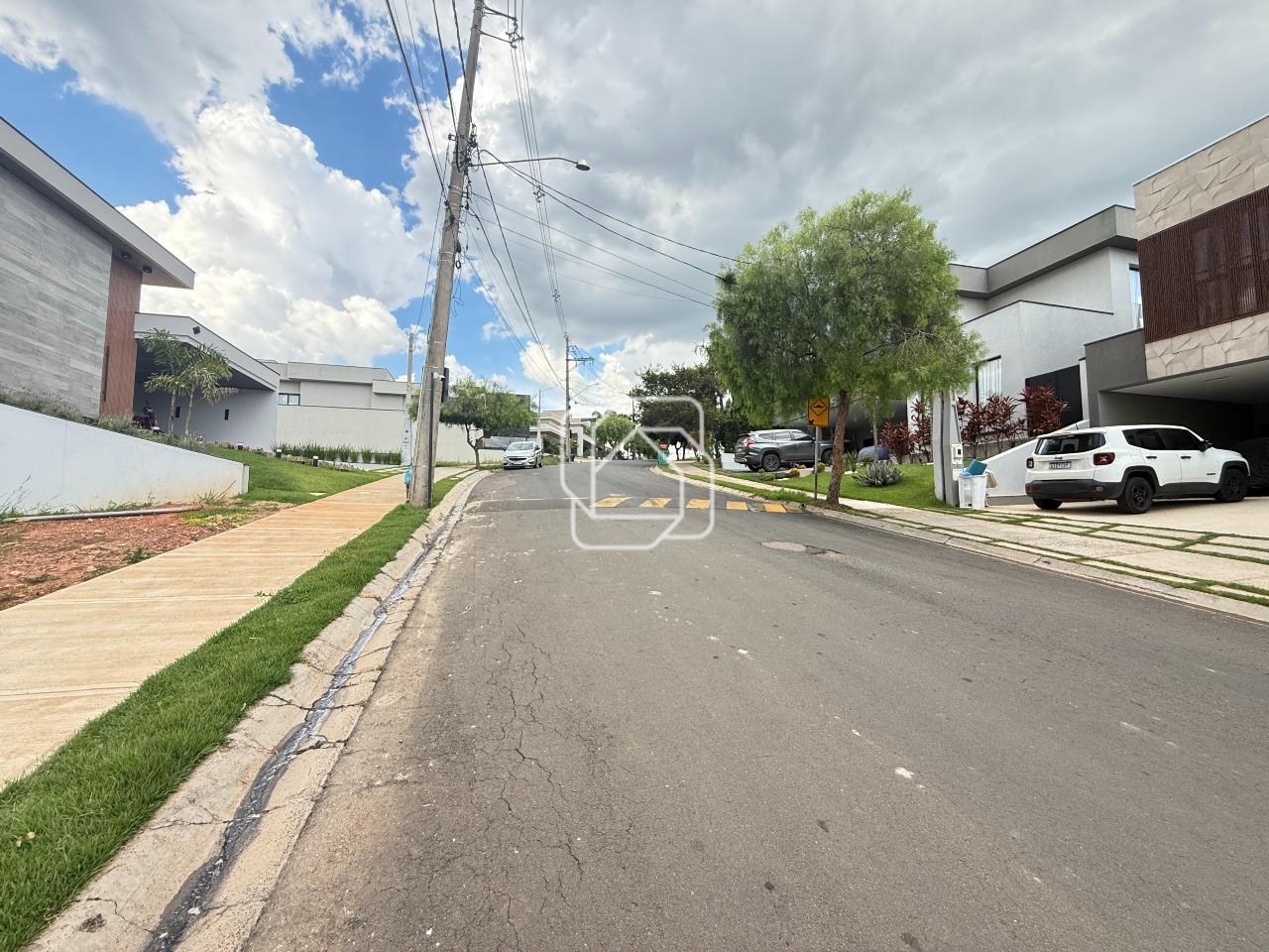 Terreno à venda em Indaiatuba - SP - Helvetia Park: Rua do terreno