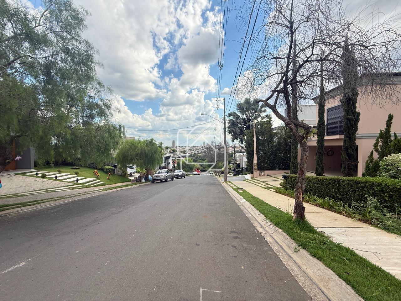 Terreno à venda em Indaiatuba - SP - Helvetia Park: Rua do terreno