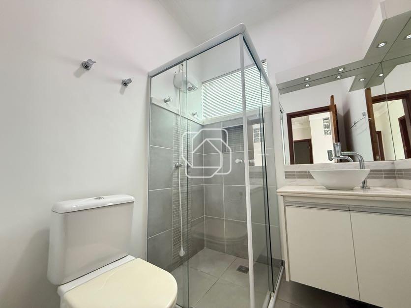 Casa de Condomínio à venda em Indaiatuba - SP - Jardim Portal de Itaici: Banheiro