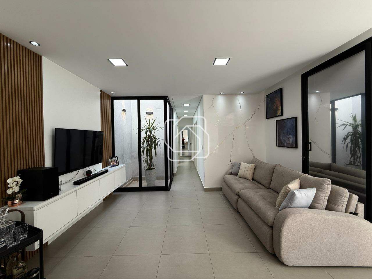 Casa de Condomínio à venda em Salto - SP - Village Moutonnée: Sala de estar