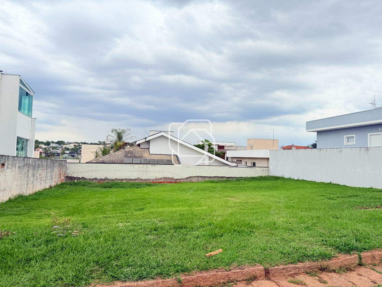 Terreno à venda em Salto - SP - Condomínio Fazenda Palmeiras Imperiais: 