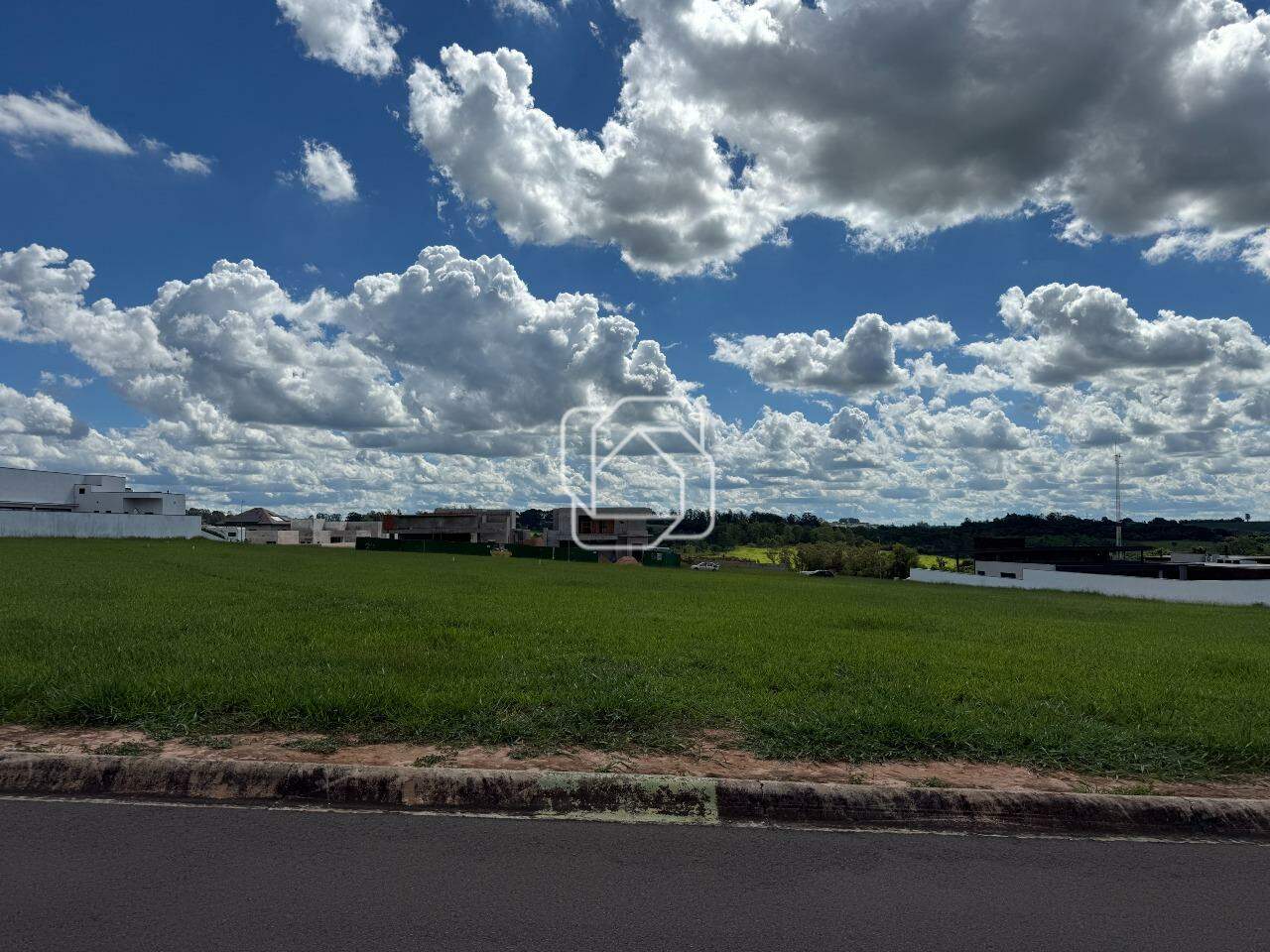 Terreno à venda em Indaiatuba - SP - Reserva Petrus: Visão geral do terreno