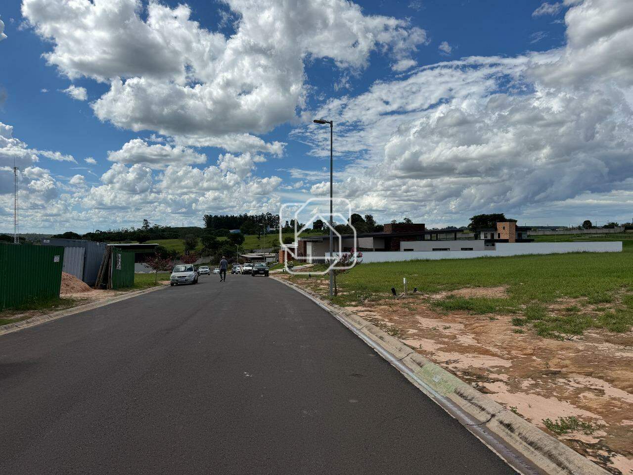 Terreno à venda em Indaiatuba - SP - Reserva Petrus: Rua do terreno
