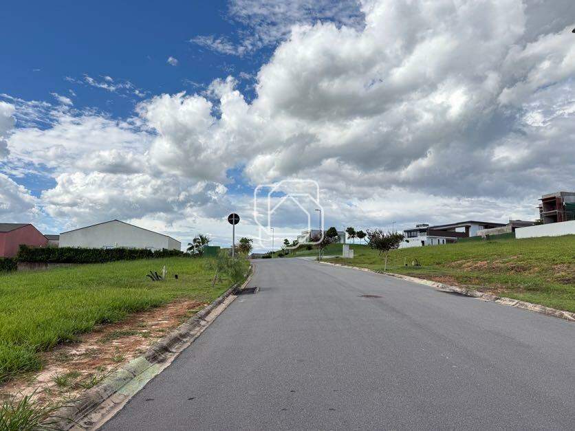 Terreno à venda em Indaiatuba - SP - Reserva Petrus: Rua do terreno