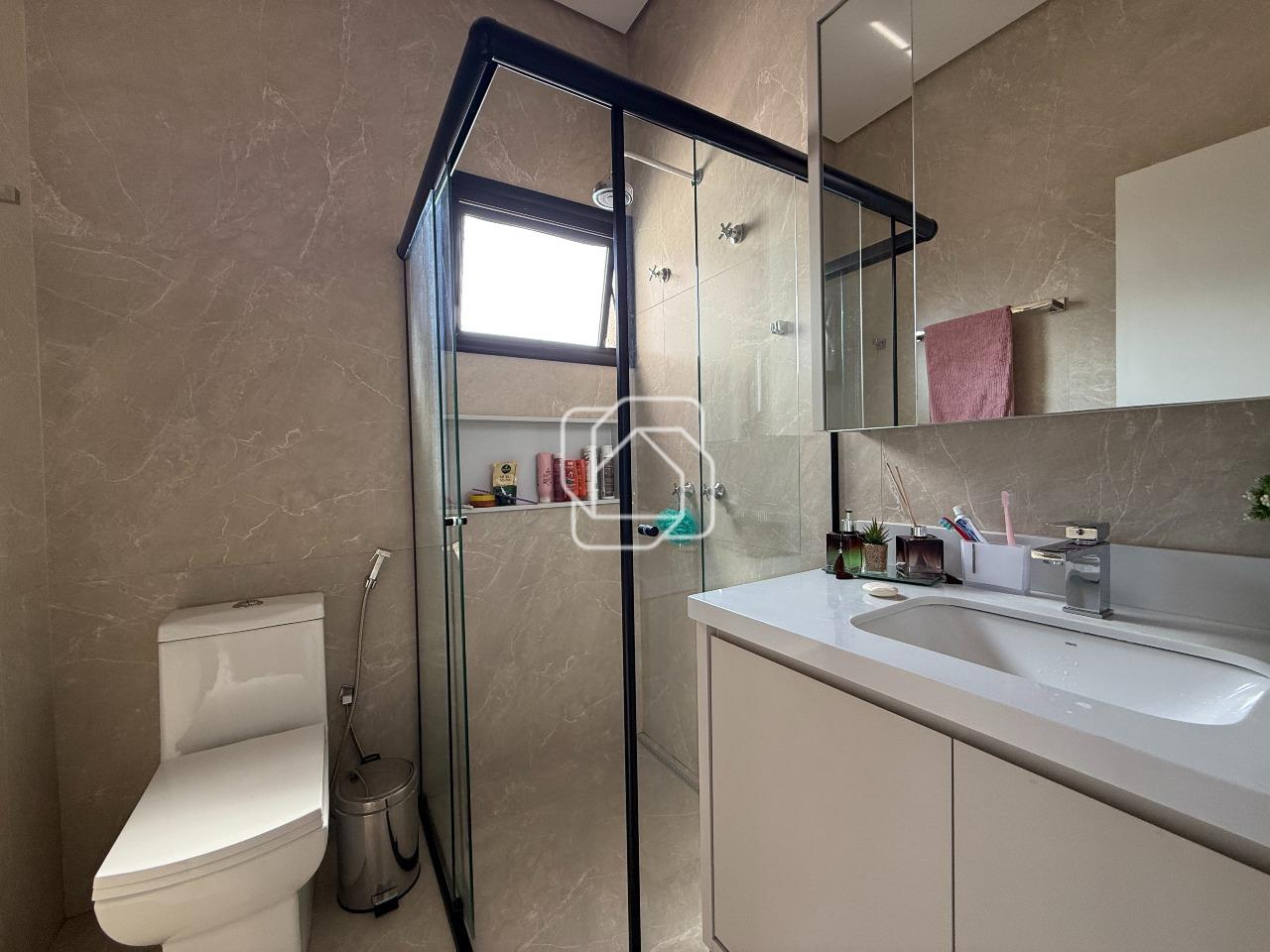 Casa de Condomínio à venda em Indaiatuba - SP - Jardim Residencial Maria Dulce: BANHEIRO SUITE HOSPEDES