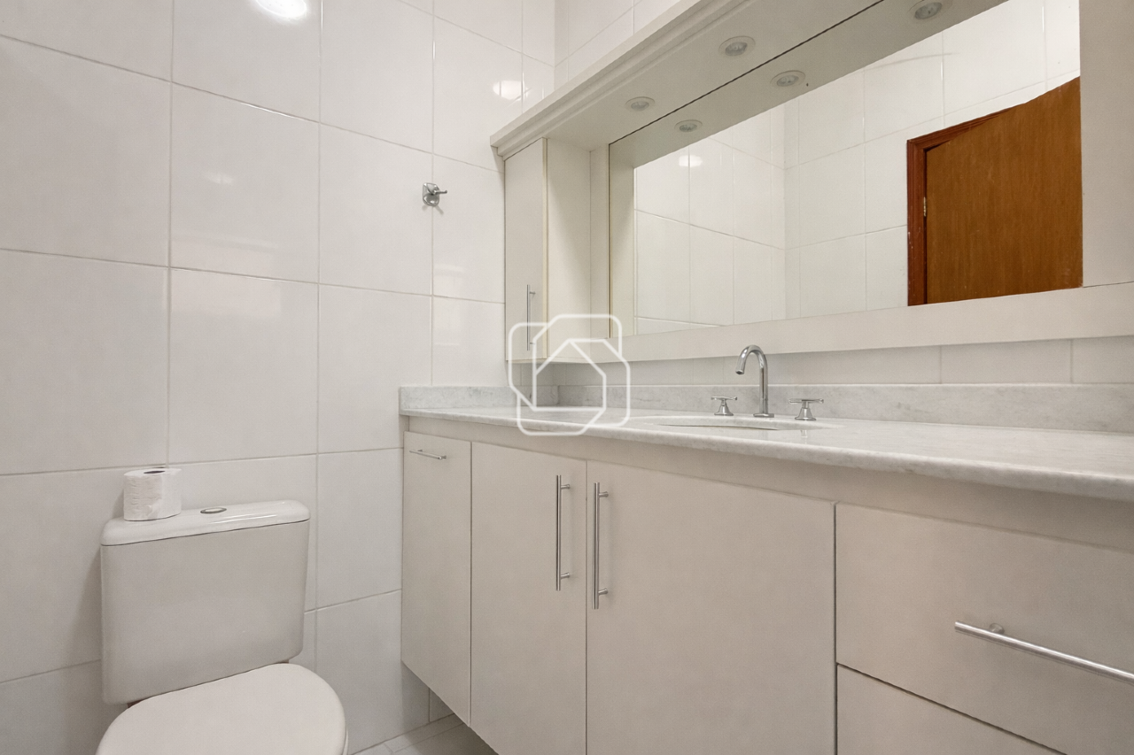 Casa de Condomínio à venda em Indaiatuba - SP - Jardim Portal de Itaici: Banheiro