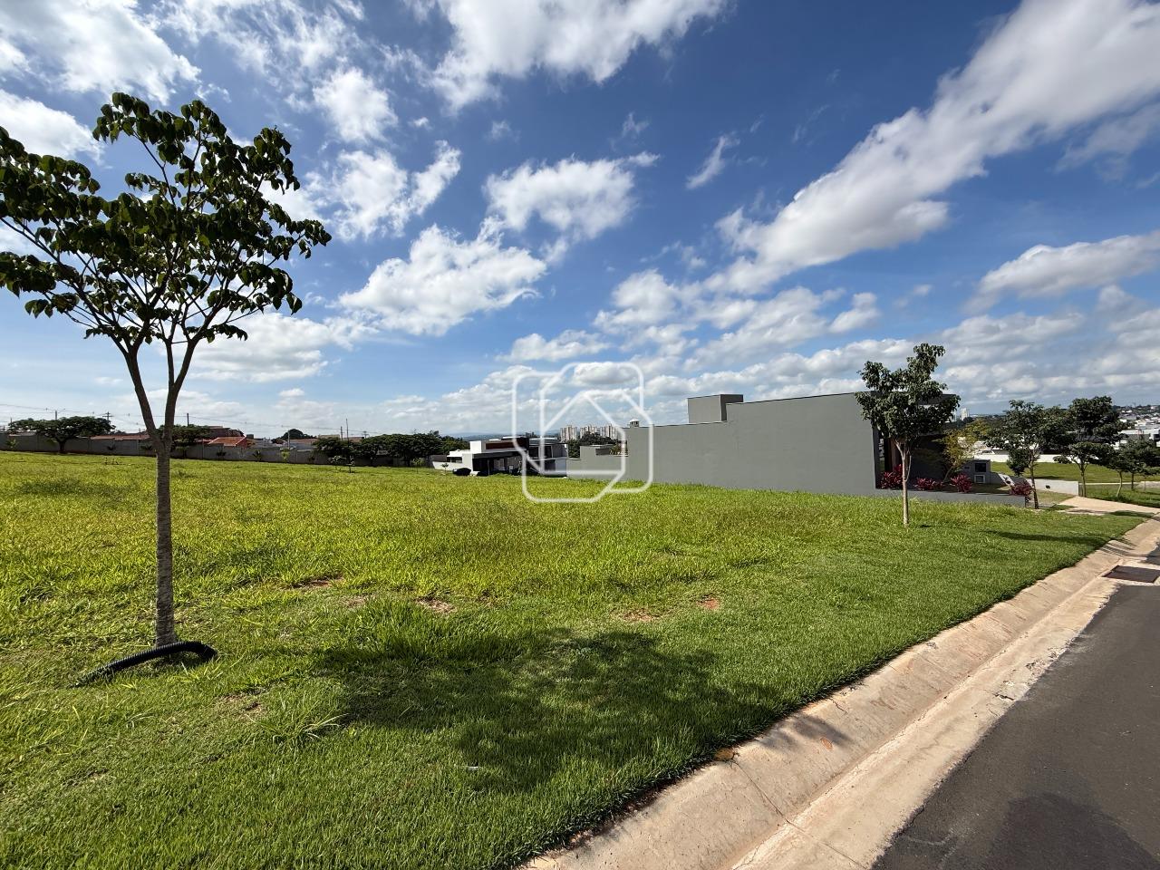 Terreno à venda em Indaiatuba - SP - Jardim Villa Sapezal: Visão geral do terreno