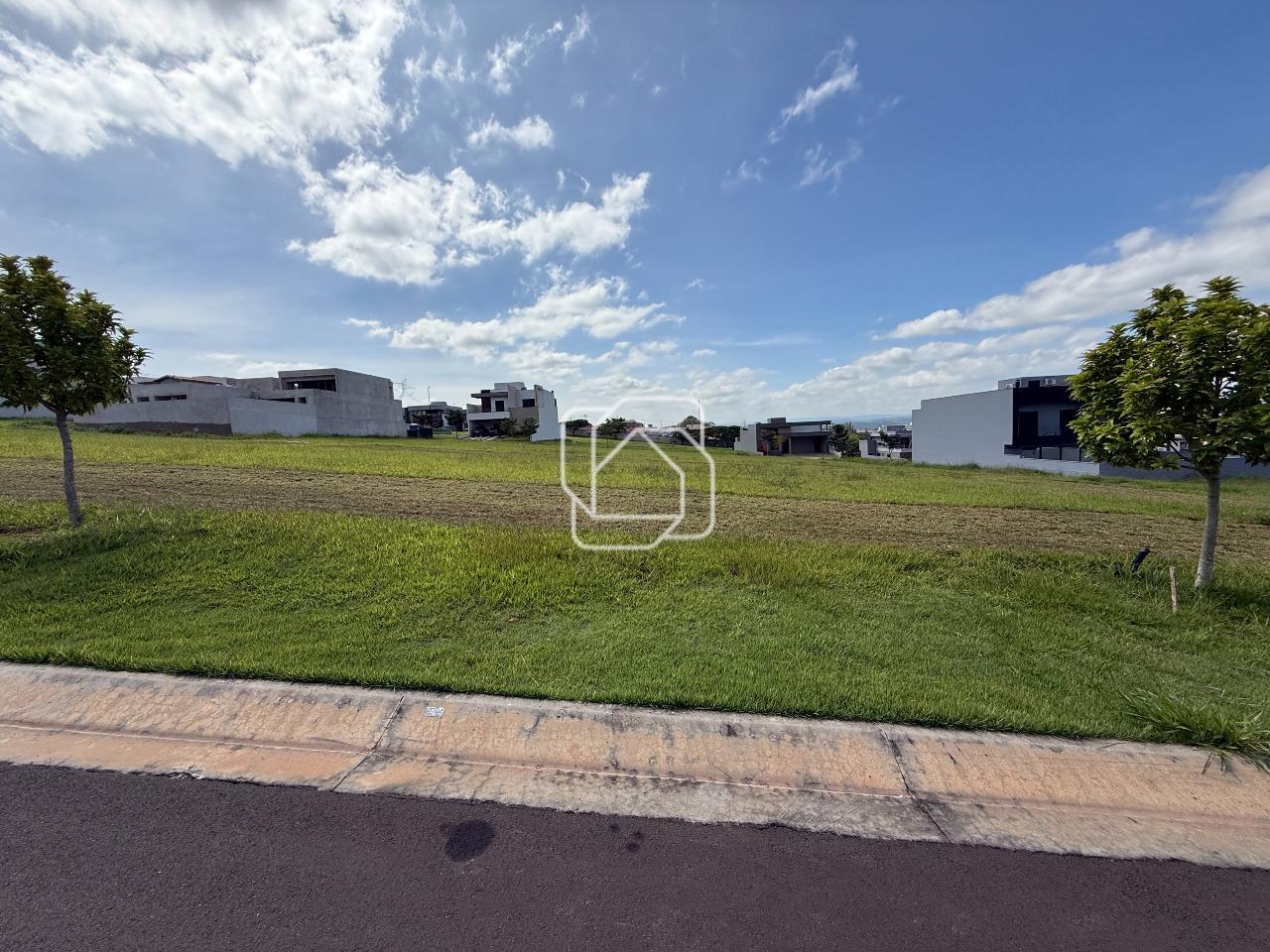 Terreno à venda em Indaiatuba - SP - Jardim Villa Sapezal: Visão geral do terreno