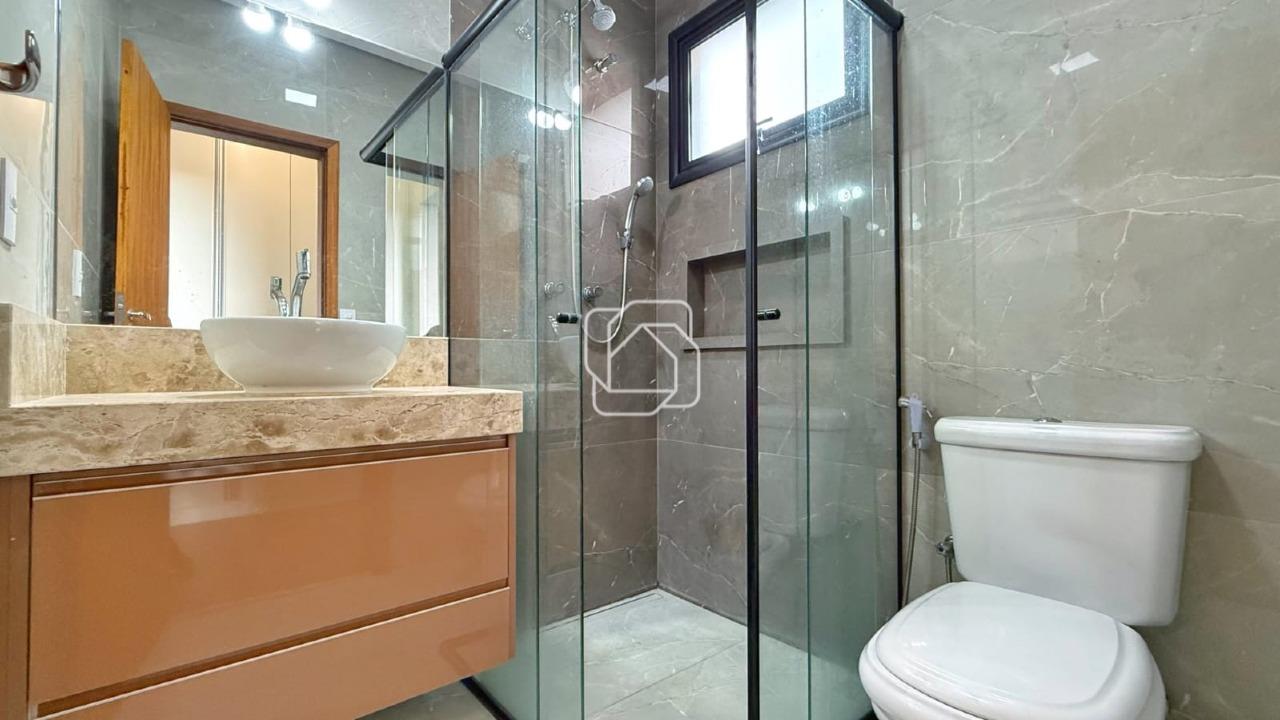 Casa de Condomínio à venda em Indaiatuba - SP - Jardim Vila Paradiso: Banheiro