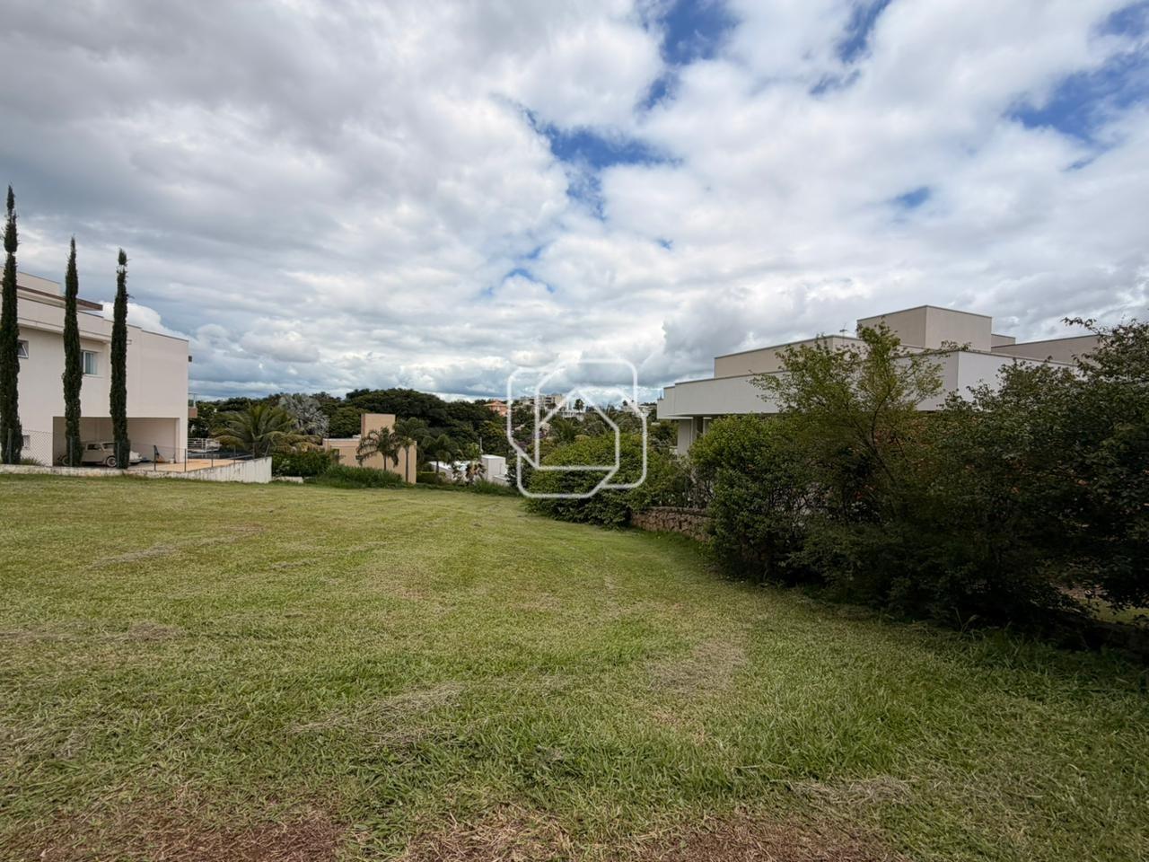 Terreno à venda em Itu - SP - Jardim Plaza Atheneé: 