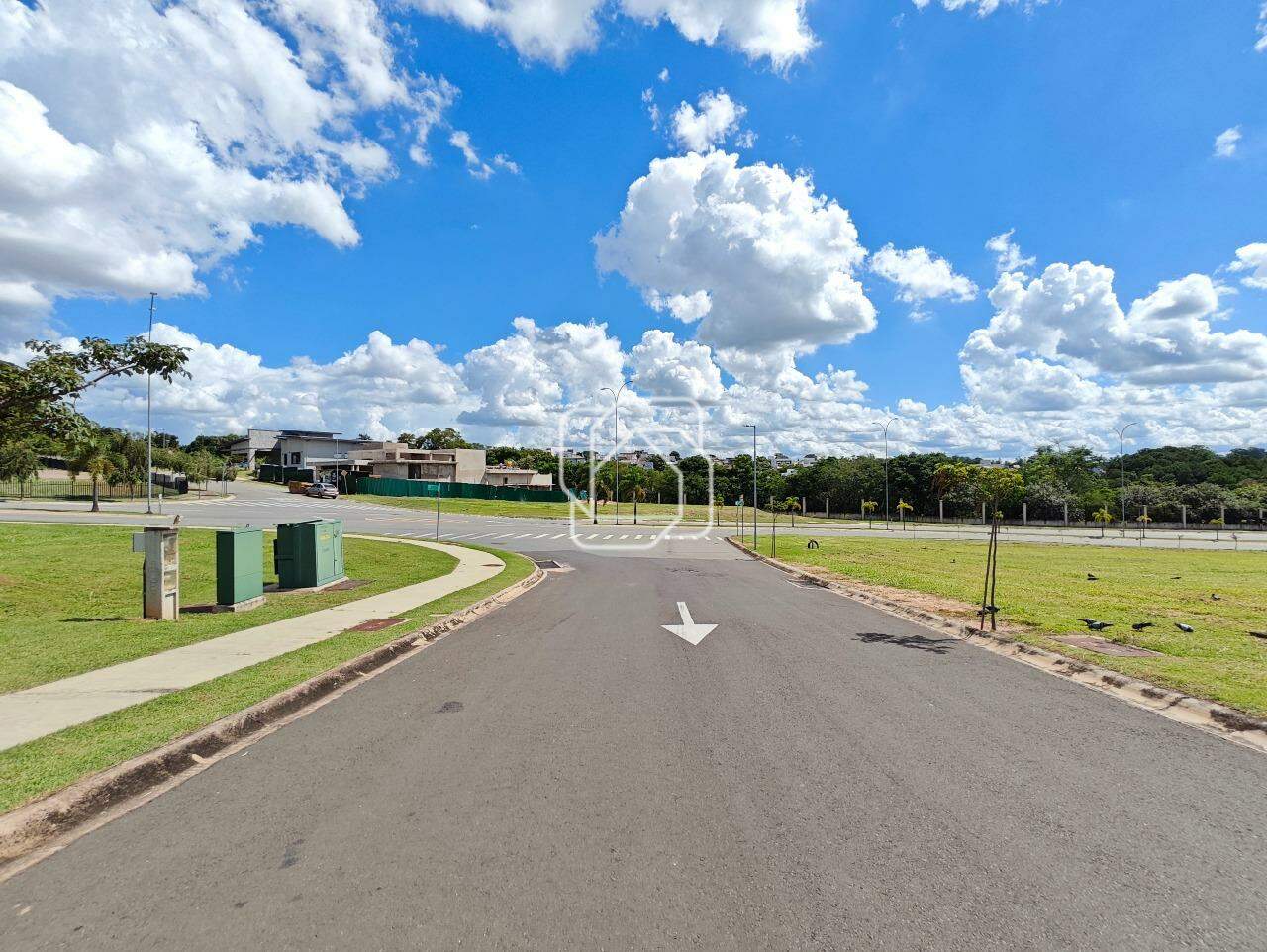 Terreno à venda em Indaiatuba - SP - Reserva Petrus: Rua do terreno