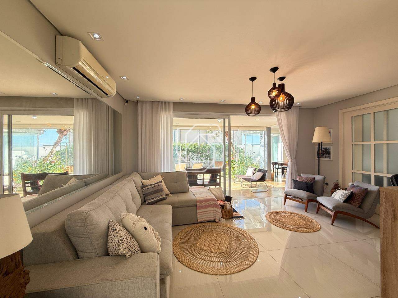 Casa de Condomínio à venda em Indaiatuba - SP - Jardim Residencial Alto de Itaici: Sala de estar