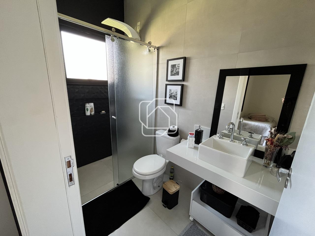 Casa de Condomínio à venda em Indaiatuba - SP - Terras de Itaici: Banheiro