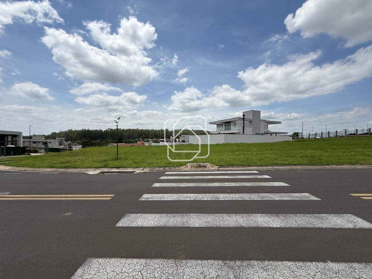 Terreno à venda em Indaiatuba - SP - Parque Villa dos Pinheiros: Visão geral do terreno