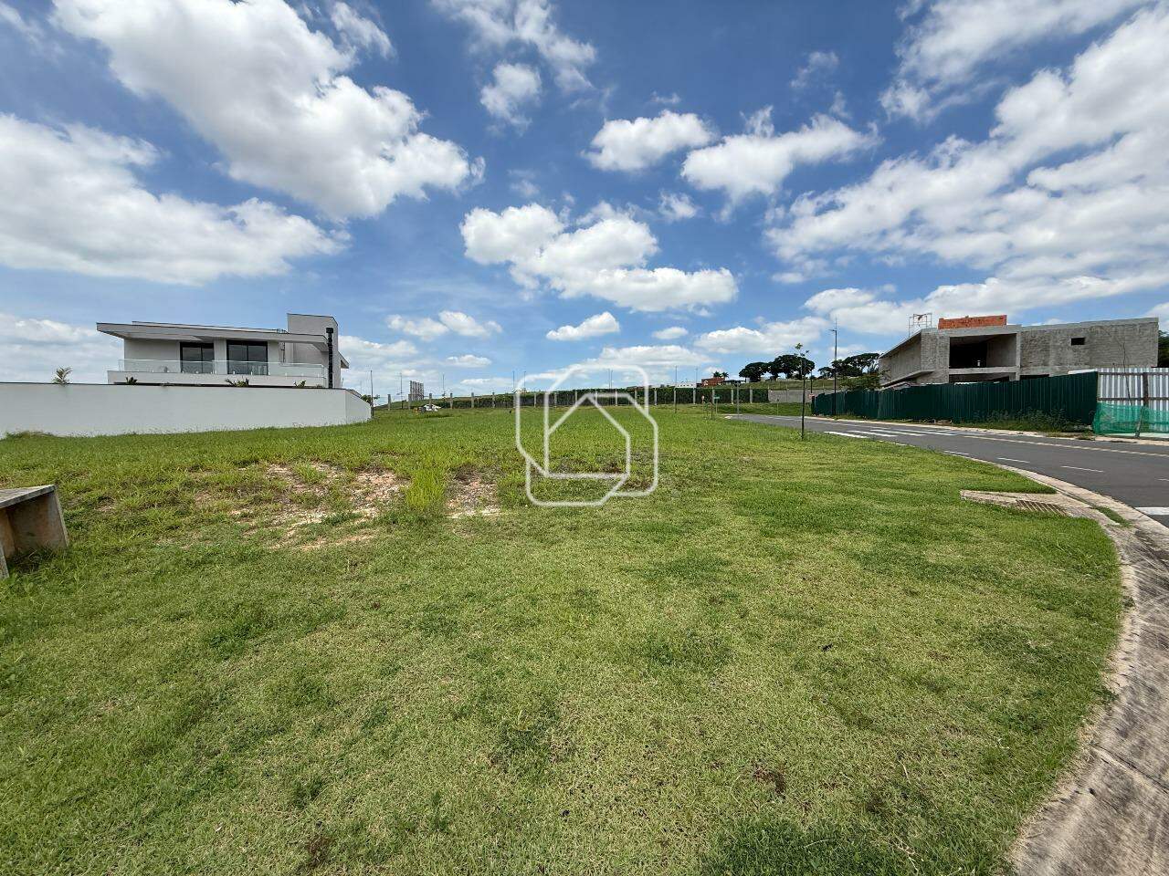 Terreno à venda em Indaiatuba - SP - Parque Villa dos Pinheiros: Visão geral do terreno