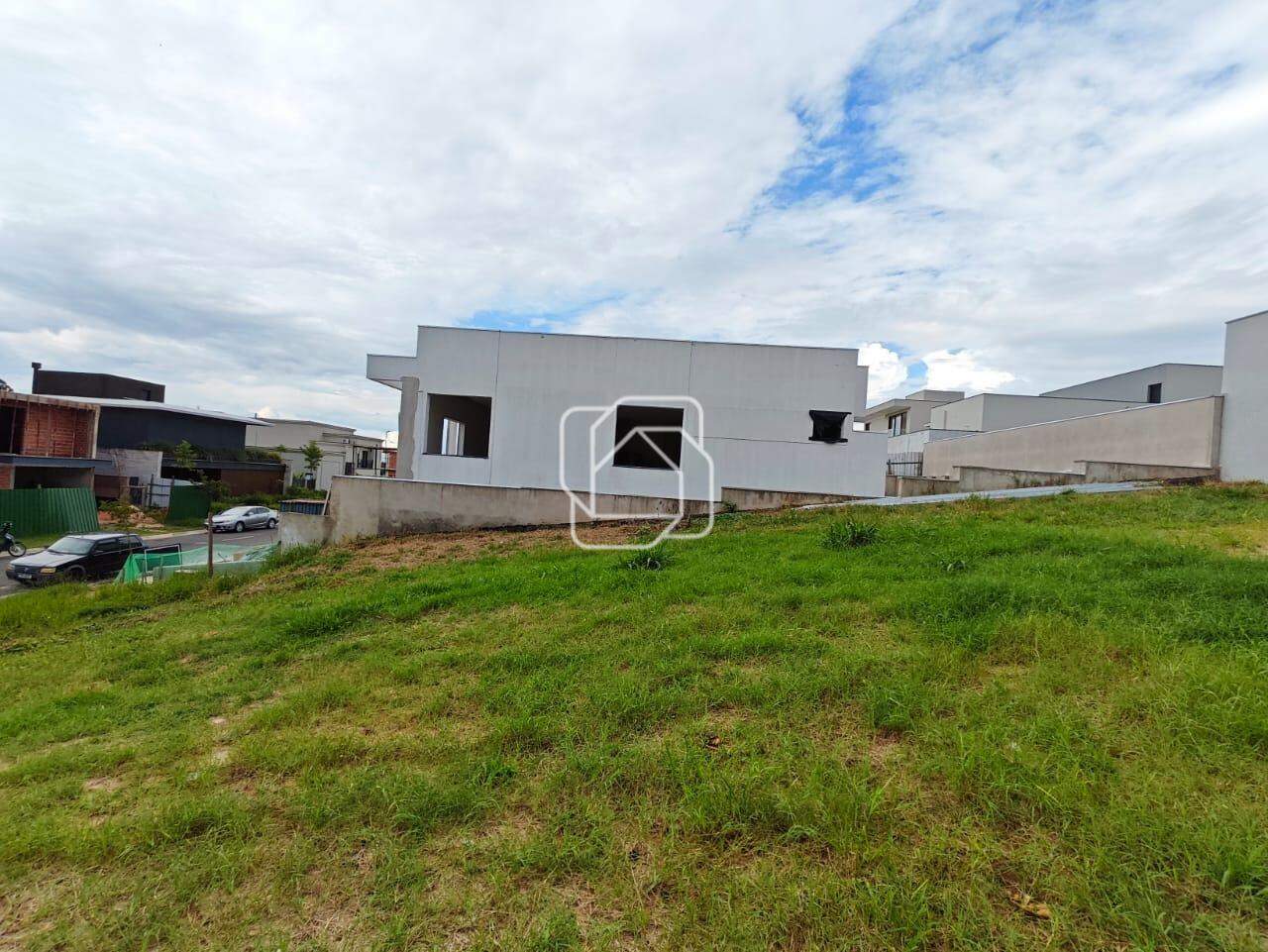 Terreno à venda em Indaiatuba - SP - Parque Villa dos Pinheiros: Visão geral do terreno
