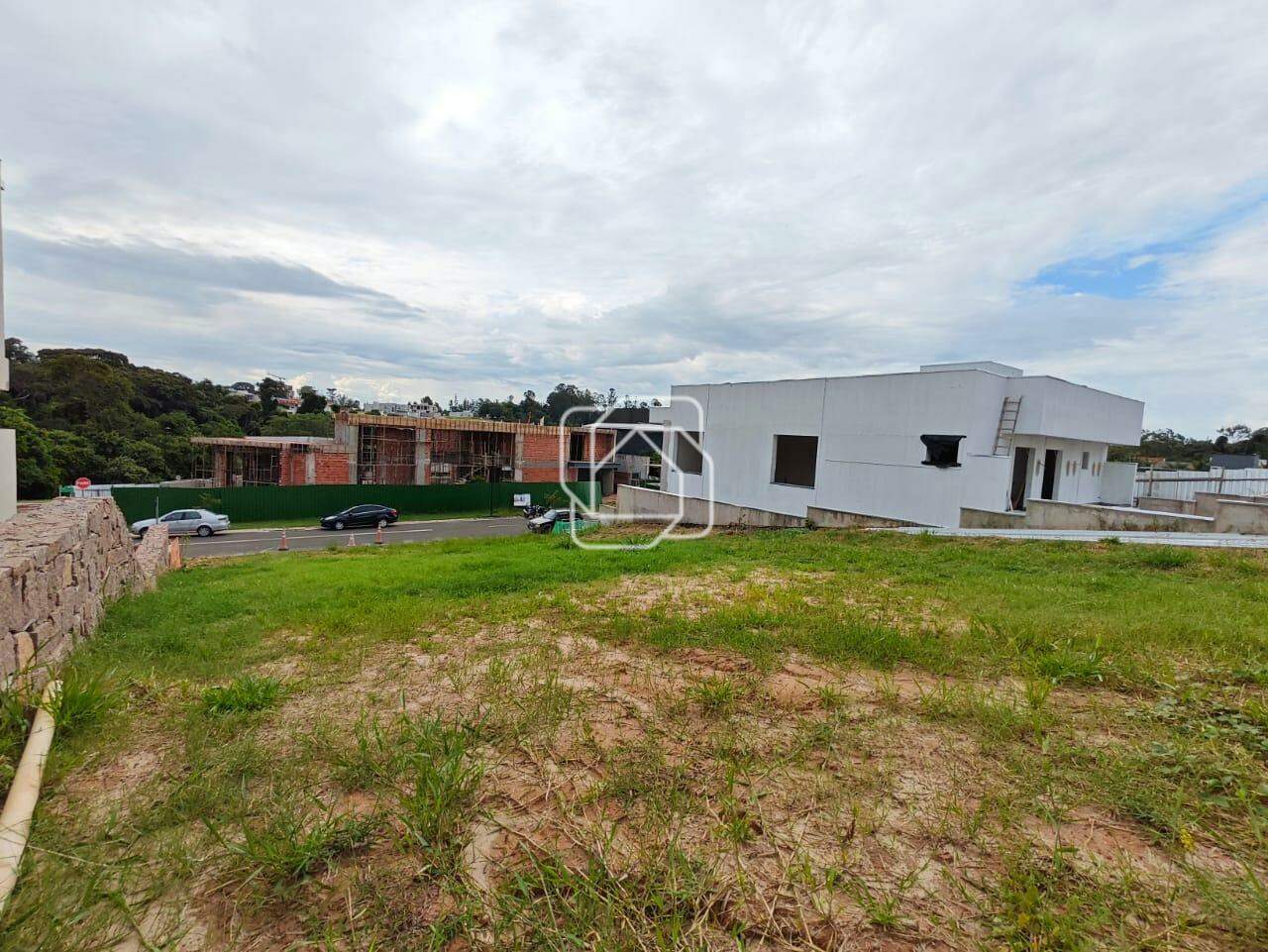 Terreno à venda em Indaiatuba - SP - Parque Villa dos Pinheiros: Visão geral do terreno