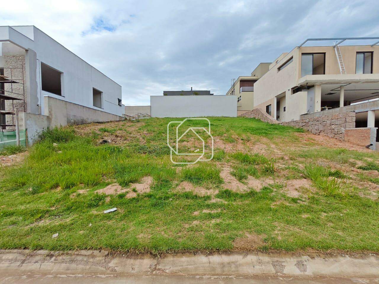 Terreno à venda em Indaiatuba - SP - Parque Villa dos Pinheiros: Visão geral do terreno