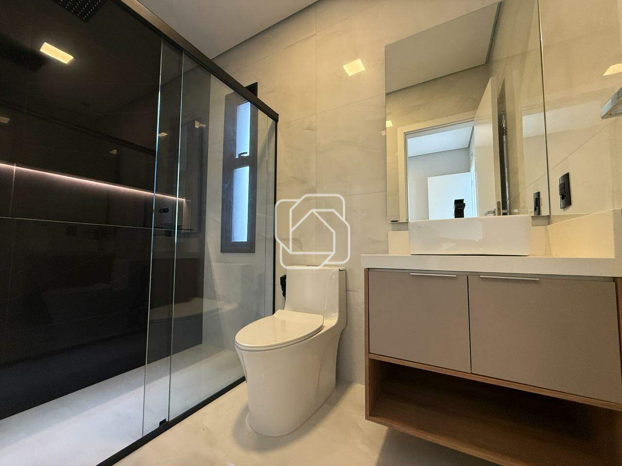 Casa de Condomínio à venda em Indaiatuba - SP - Jardim Residencial Dona Maria Cândida: Banheiro