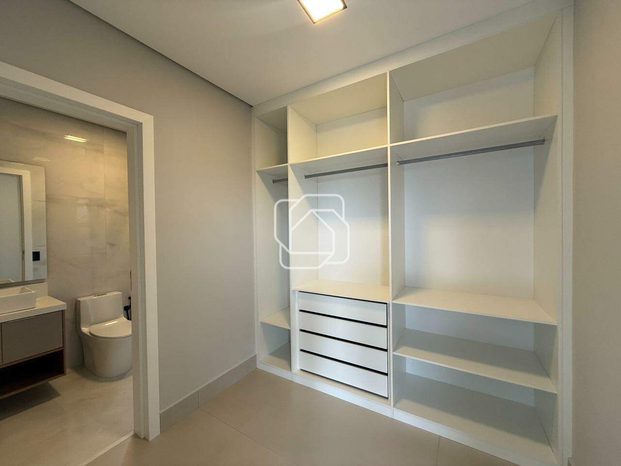 Casa de Condomínio à venda em Indaiatuba - SP - Jardim Residencial Dona Maria Cândida: Closet