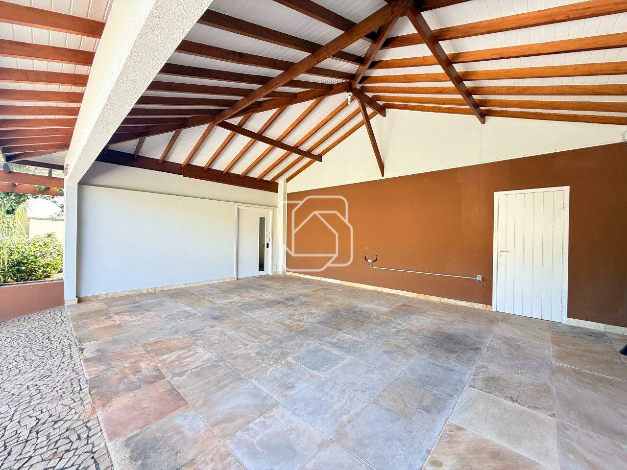 Casa de Condomínio à venda em Indaiatuba - SP - Vila Borghese: Garagem