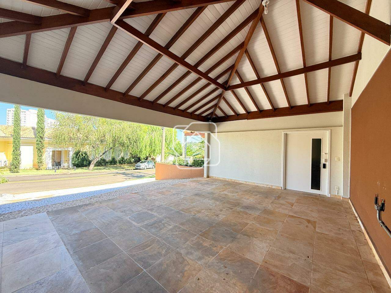 Casa de Condomínio à venda em Indaiatuba - SP - Vila Borghese: Garagem