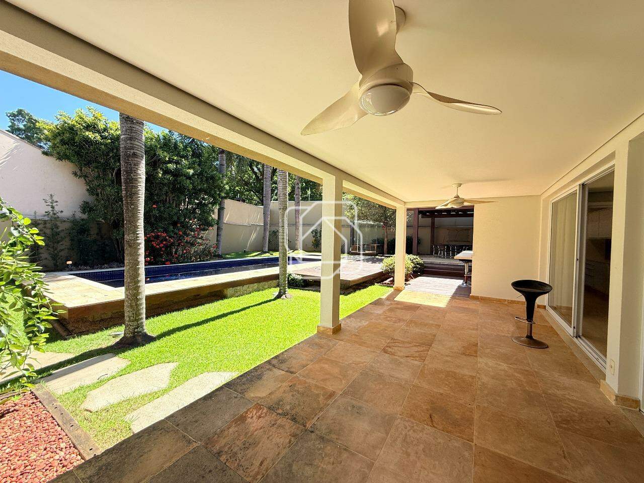Casa de Condomínio à venda em Indaiatuba - SP - Vila Borghese: Varanda