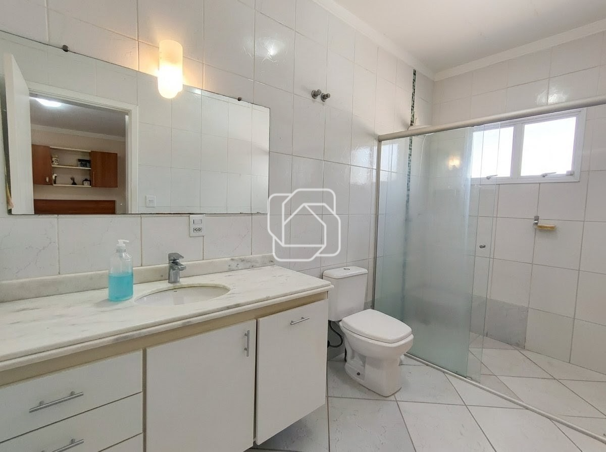 Casa de Condomínio à venda em Itu - SP - Condomínio Santa Mônica: Banheiro da suite