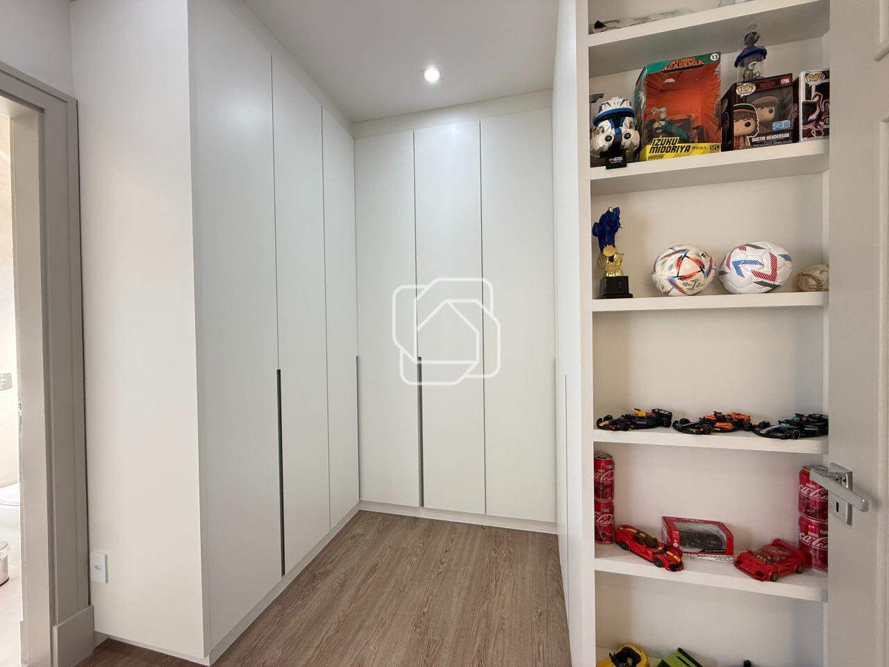 Casa de Condomínio à venda em Indaiatuba - SP - Parque Villa dos Pinheiros: Closet