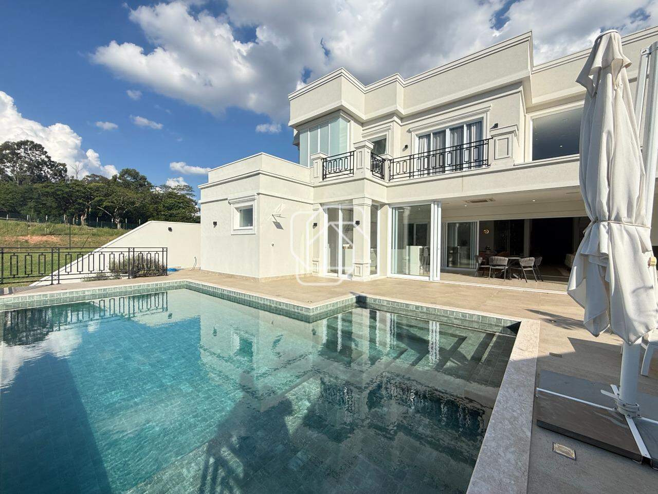Casa de Condomínio à venda em Indaiatuba - SP - Parque Villa dos Pinheiros: Área da piscina