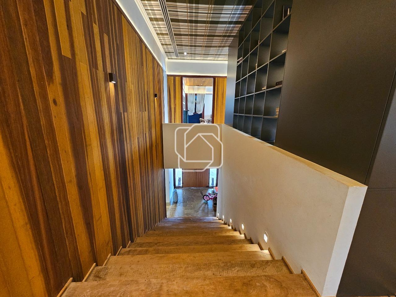 Casa de Condomínio à venda em Monte Mor - SP - Haras Larissa: Escadas