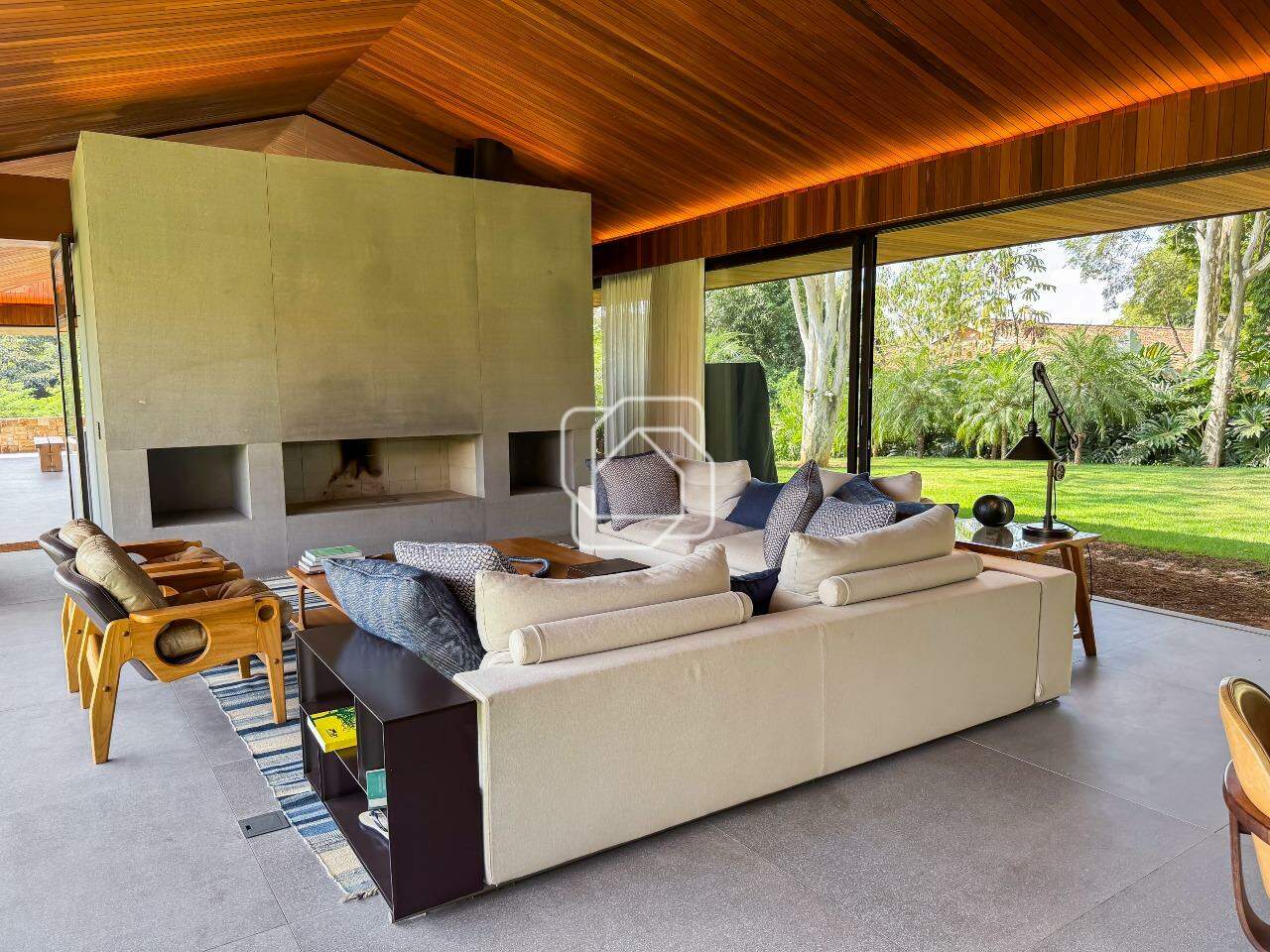 Casa de Condomínio à venda em Monte Mor - SP - Haras Larissa: Sala de estar