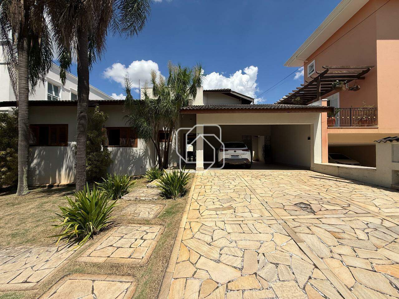 Casa de Condomínio à venda em Indaiatuba - SP - Ville Coudert: Fachada
